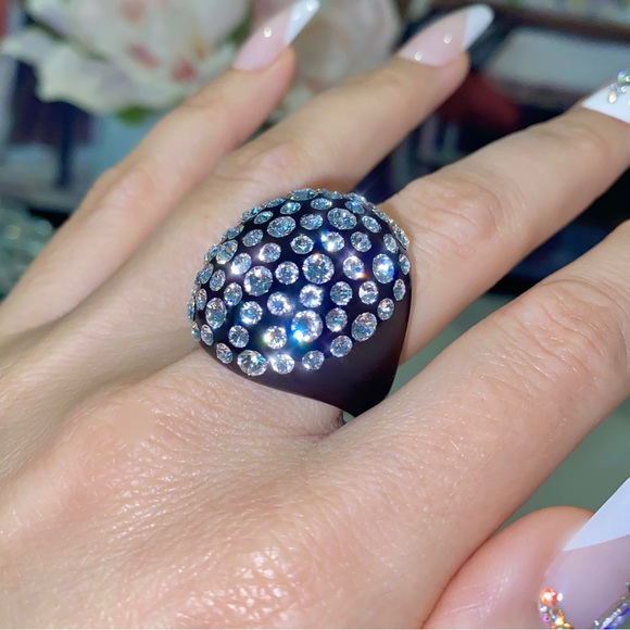 Women’s black acrylic ring embellished with genuine crystals, one of a kind - Picture 3 of 11